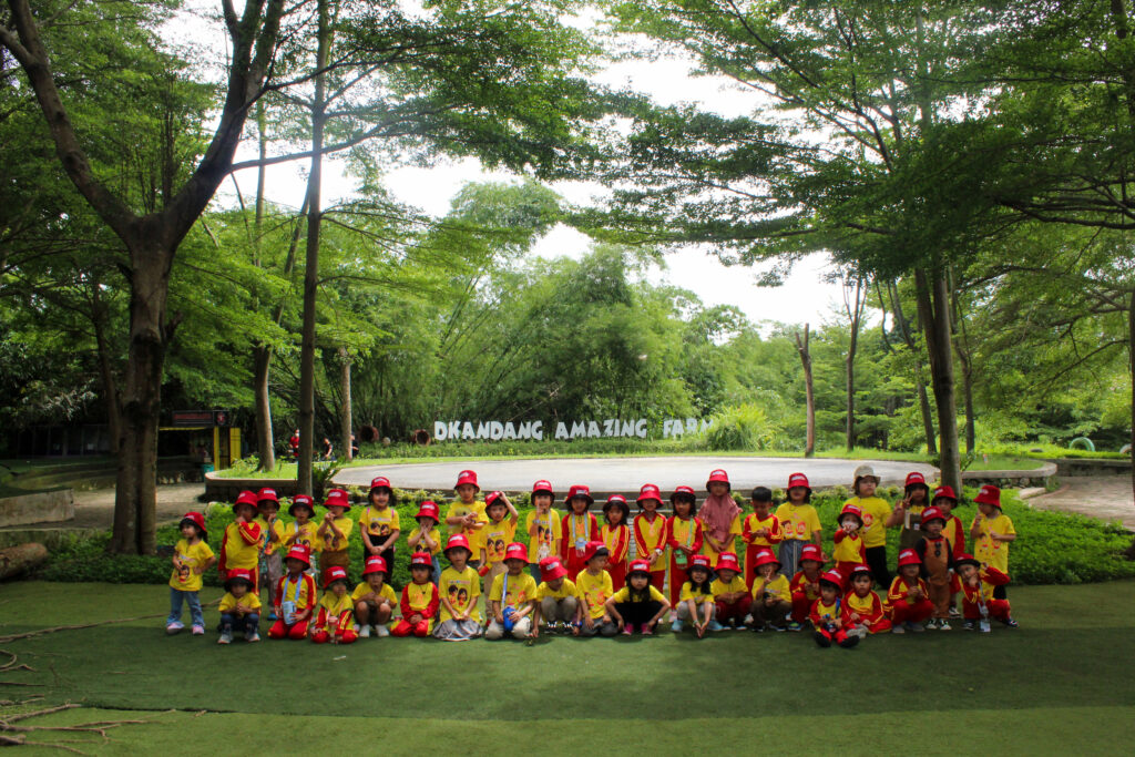 Perjalanan yang seru dan menyenangkan Smartkidz Field Trip D'Kandang